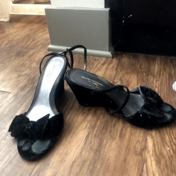 Shoes - Picture 1 of 4